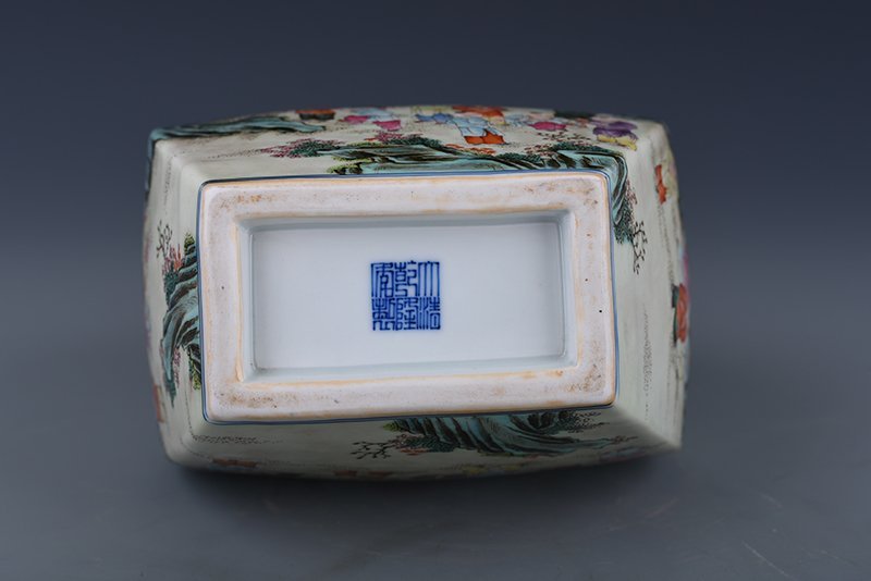 Qing Dynasty Qianlong pastel square pot with baby’s play pattern