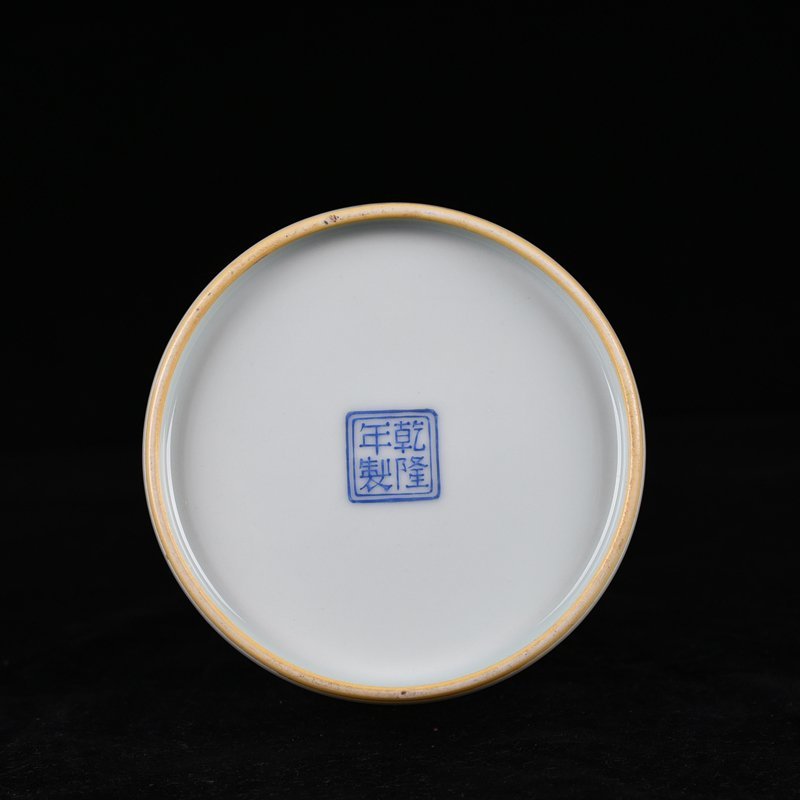 Qing Dynasty Qianlong pastel landscape figure pavilion rattle bell vase