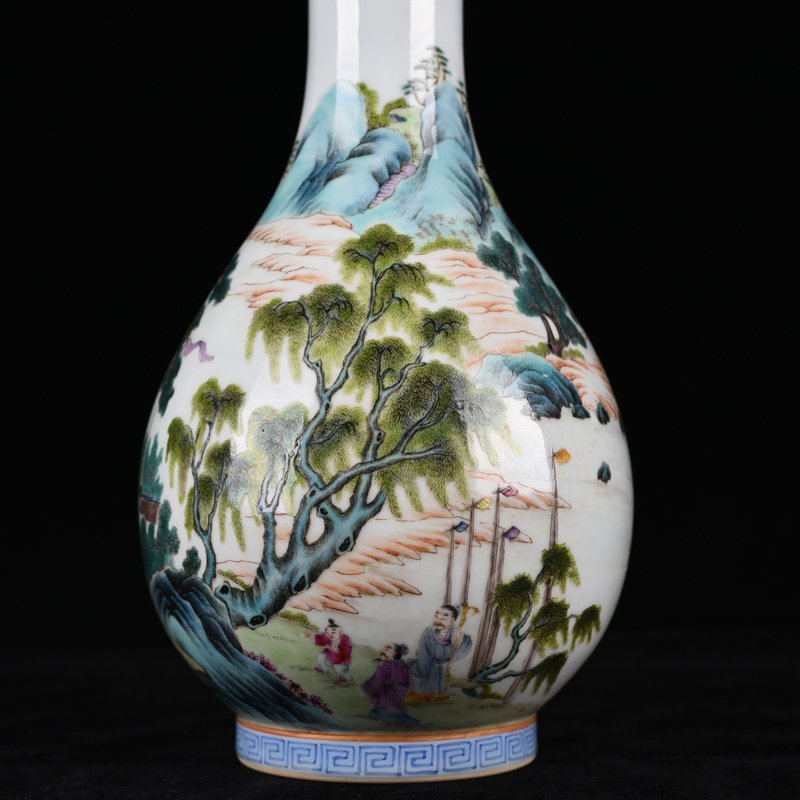 Qing Dynasty Qianlong pastel landscape and figure pattern garlic vase