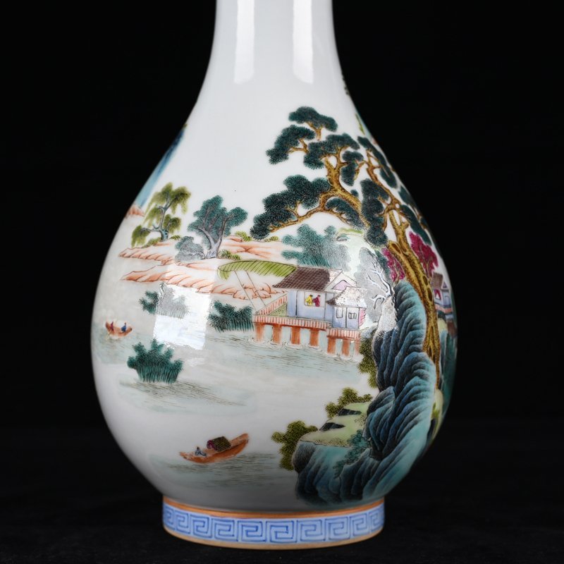 Qing Dynasty Qianlong pastel landscape and figure pattern garlic vase