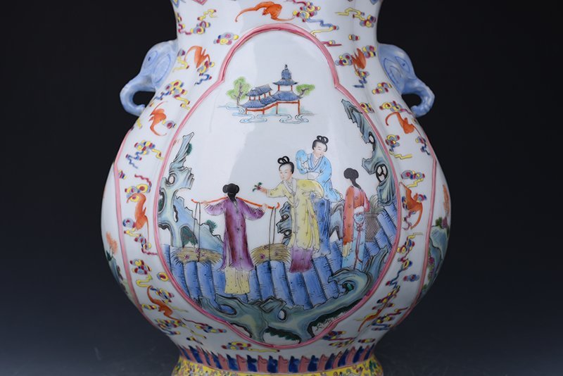 Qing Dynasty Qianlong pastel consecrated lady pattern elephant ear statue