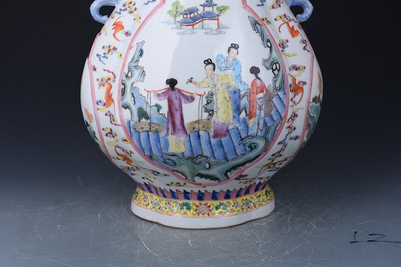 Qing Dynasty Qianlong pastel consecrated lady pattern elephant ear statue
