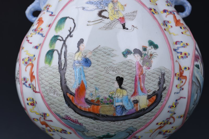 Qing Dynasty Qianlong pastel consecrated lady pattern elephant ear statue