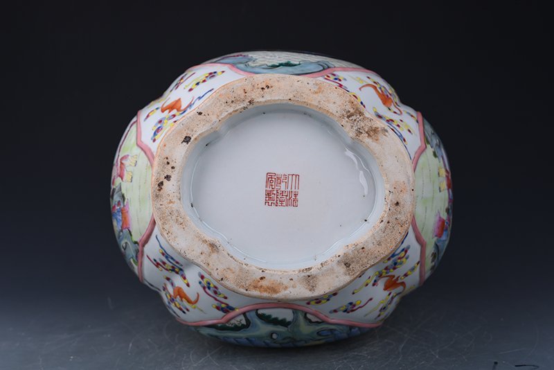 Qing Dynasty Qianlong pastel consecrated lady pattern elephant ear statue