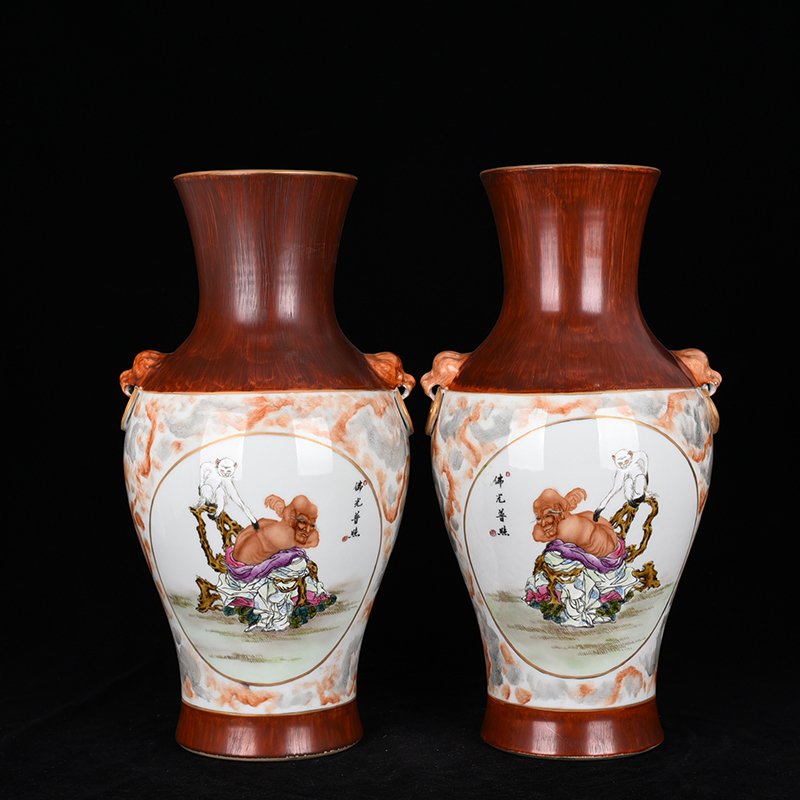 Qing Dynasty Qianlong pastel consecrated Arhat verses holding ear vase