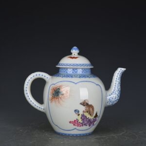 Qing Dynasty Qianlong pastel consecrated dragon-subduing Arhat pattern pot