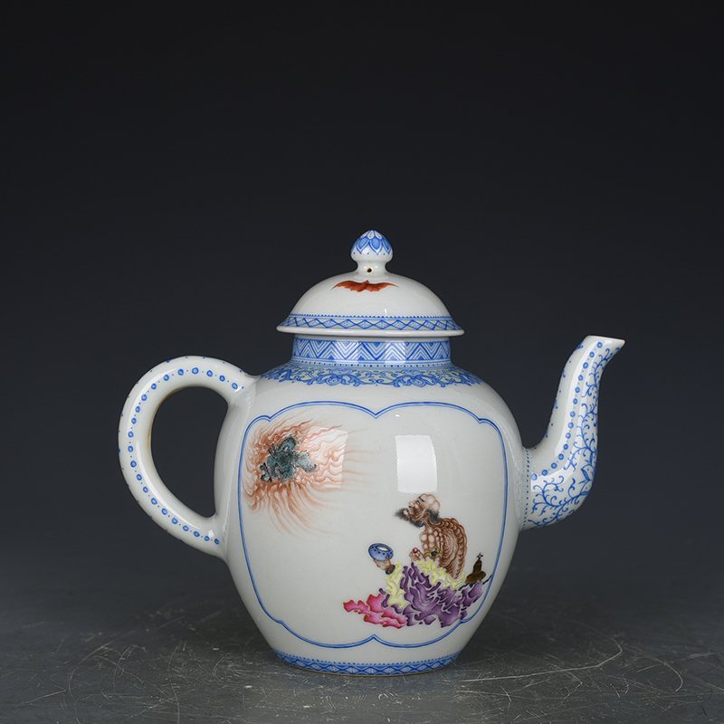 Qing Dynasty Qianlong pastel consecrated dragon-subduing Arhat pattern pot
