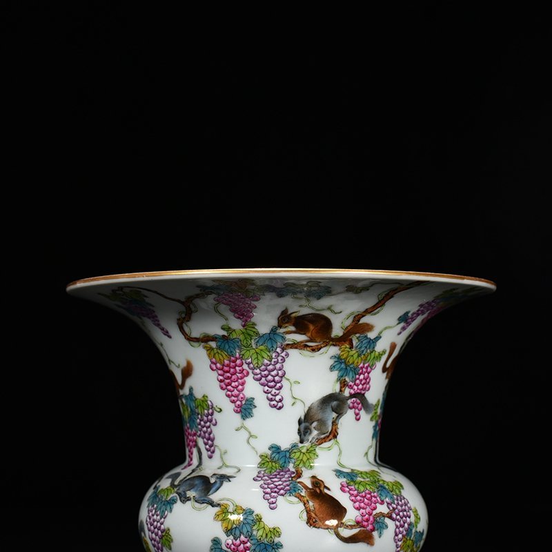 Qing Dynasty Qianlong pastel squirrel grape grain bucket