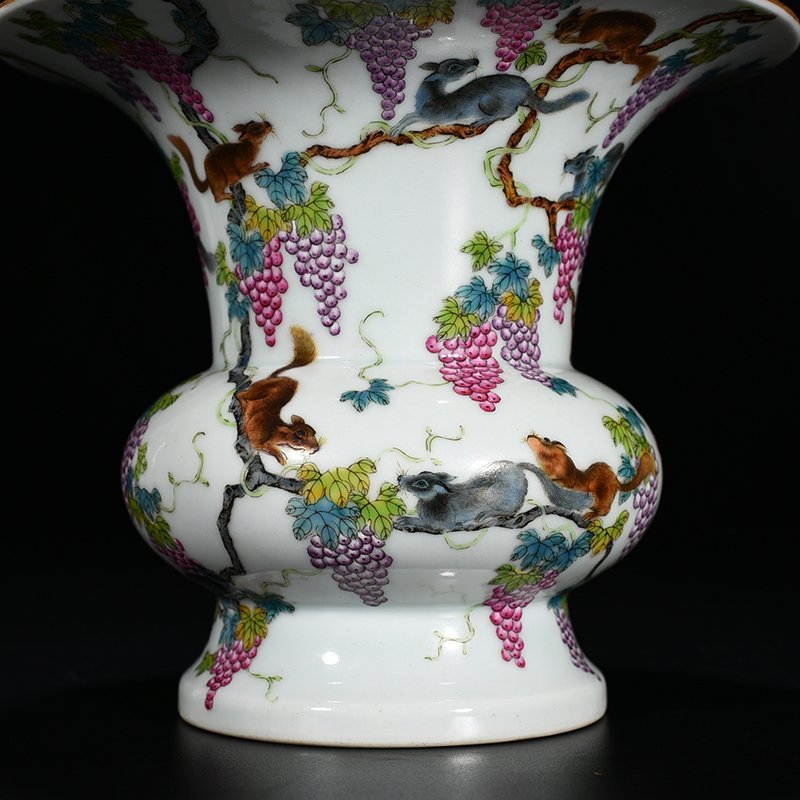 Qing Dynasty Qianlong pastel squirrel grape grain bucket