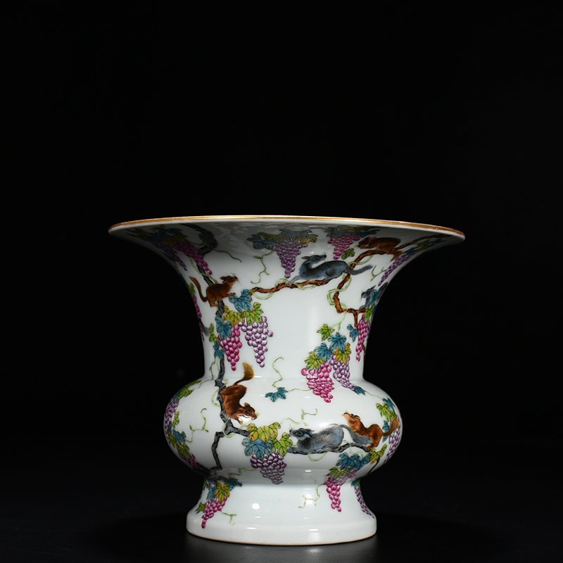 Qing Dynasty Qianlong pastel squirrel grape grain bucket