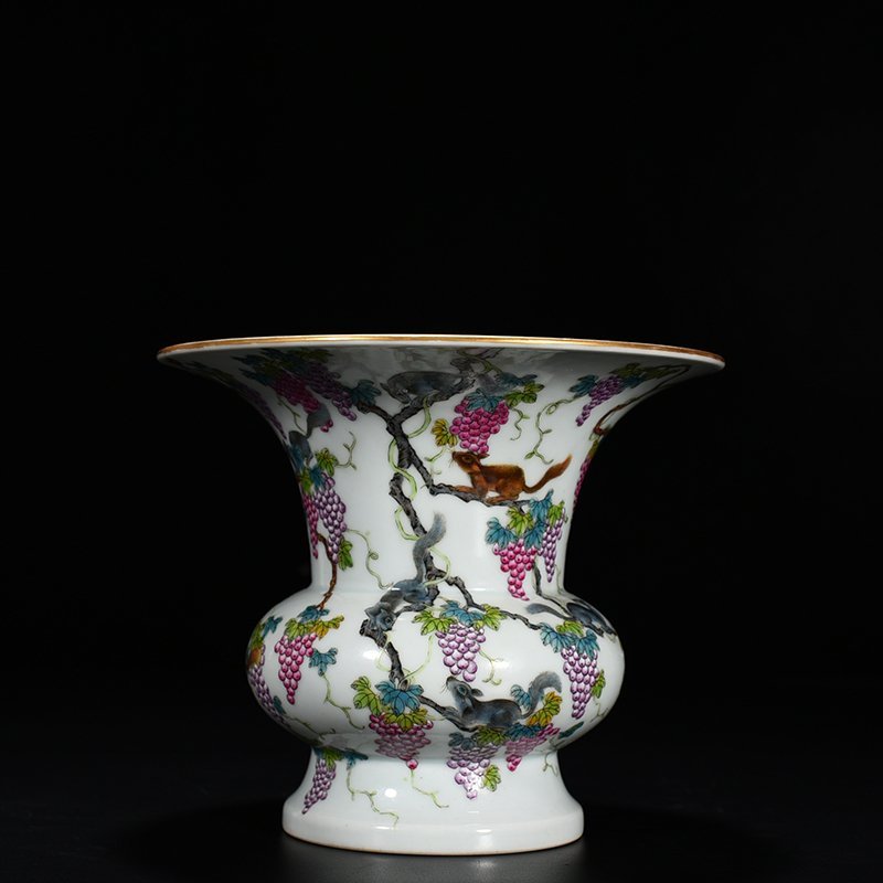 Qing Dynasty Qianlong pastel squirrel grape grain bucket