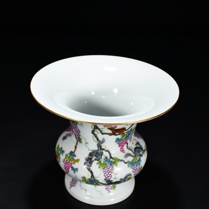 Qing Dynasty Qianlong pastel squirrel grape grain bucket