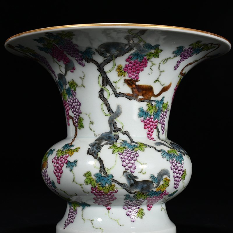 Qing Dynasty Qianlong pastel squirrel grape grain bucket