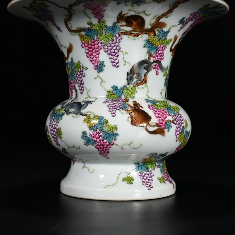 Qing Dynasty Qianlong pastel squirrel grape grain bucket