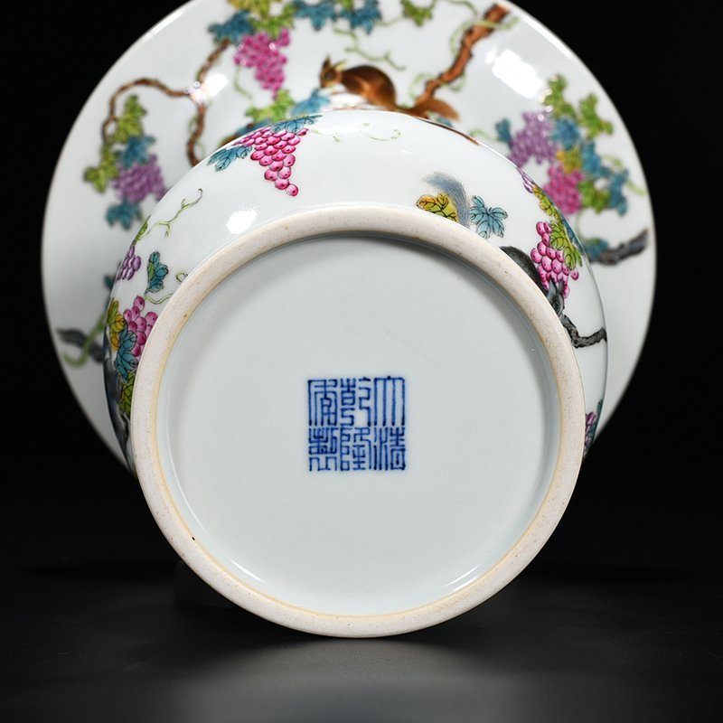 Qing Dynasty Qianlong pastel squirrel grape grain bucket