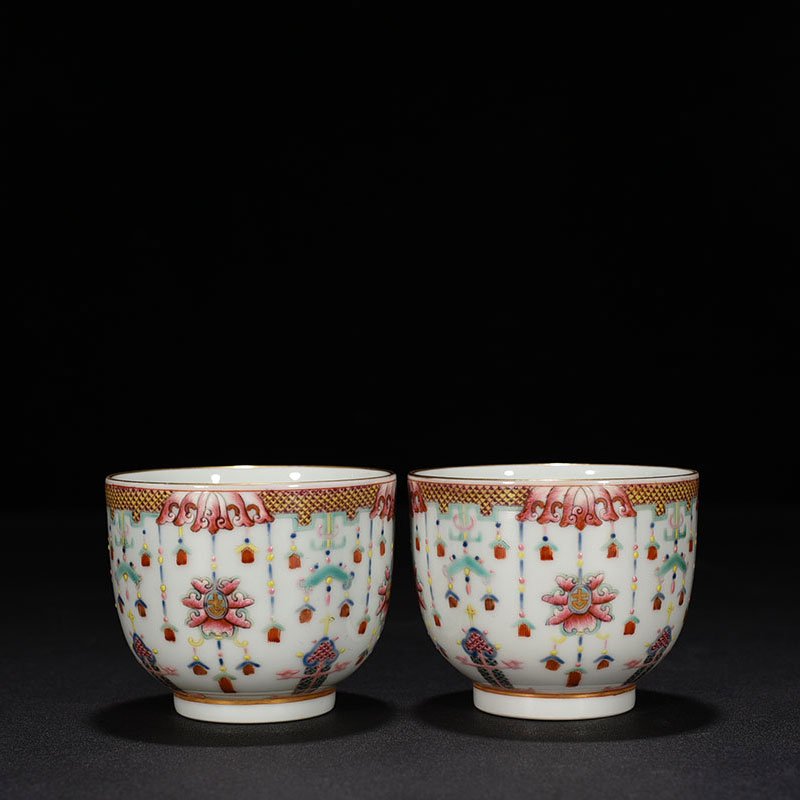 Qing Dynasty Qianlong pastel enamel cup