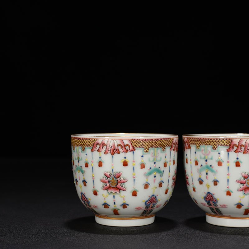 Qing Dynasty Qianlong pastel enamel cup