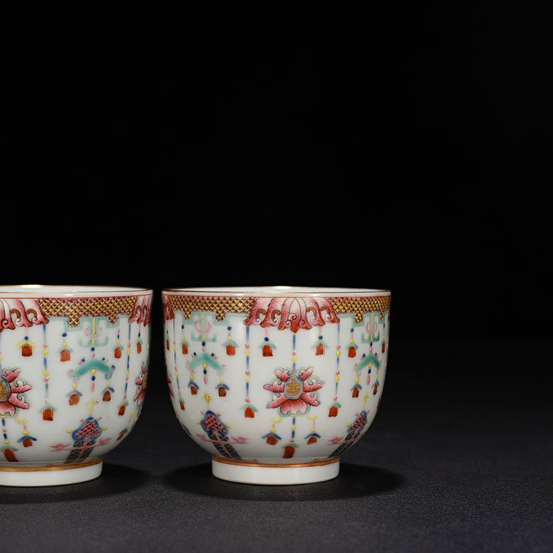 Qing Dynasty Qianlong pastel enamel cup