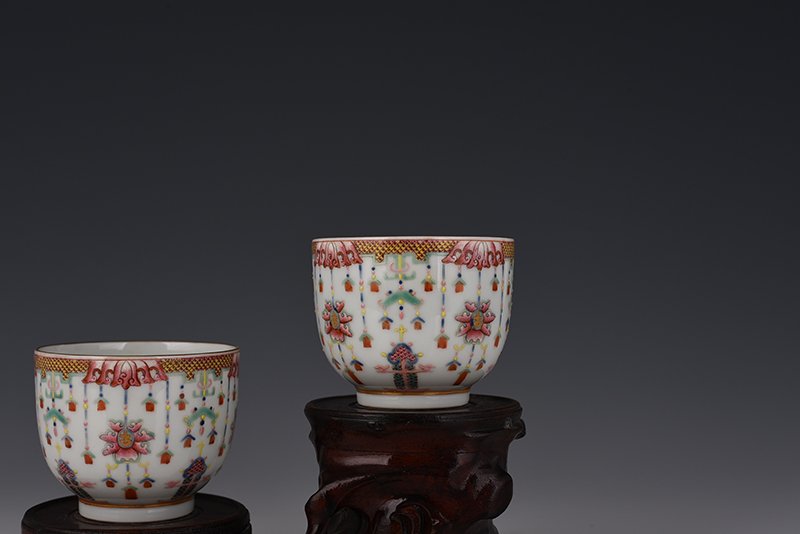 Qing Dynasty Qianlong pastel enamel cup