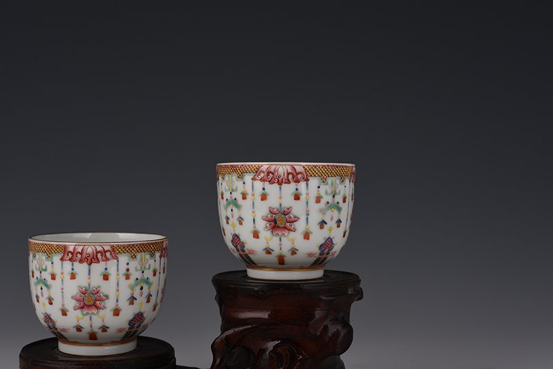 Qing Dynasty Qianlong pastel enamel cup
