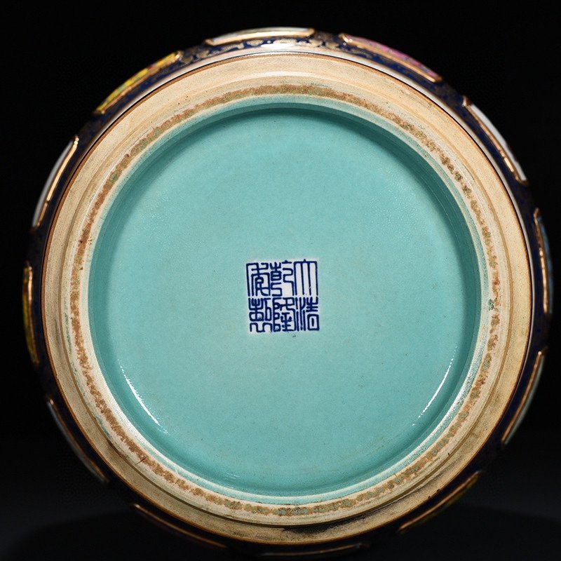 Qing Dynasty Qianlong Pastel Porcelain King and Mother