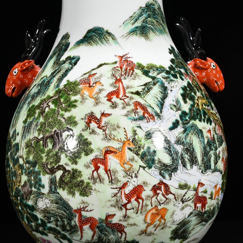 Qing Dynasty Qianlong Pastel Hundred Deer Zun Deer Head Zun