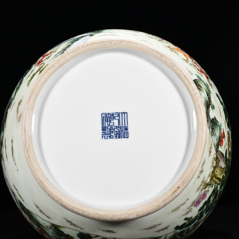 Qing Dynasty Qianlong Pastel Hundred Deer Zun Deer Head Zun