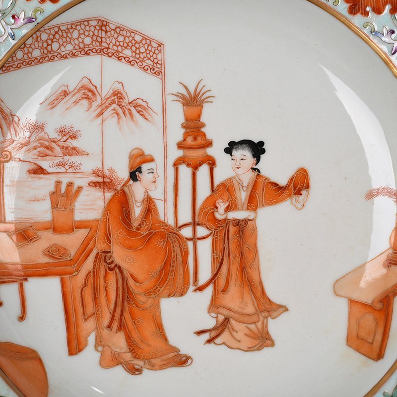 Qing Dynasty Qianlong pastel alum red gold figure plate