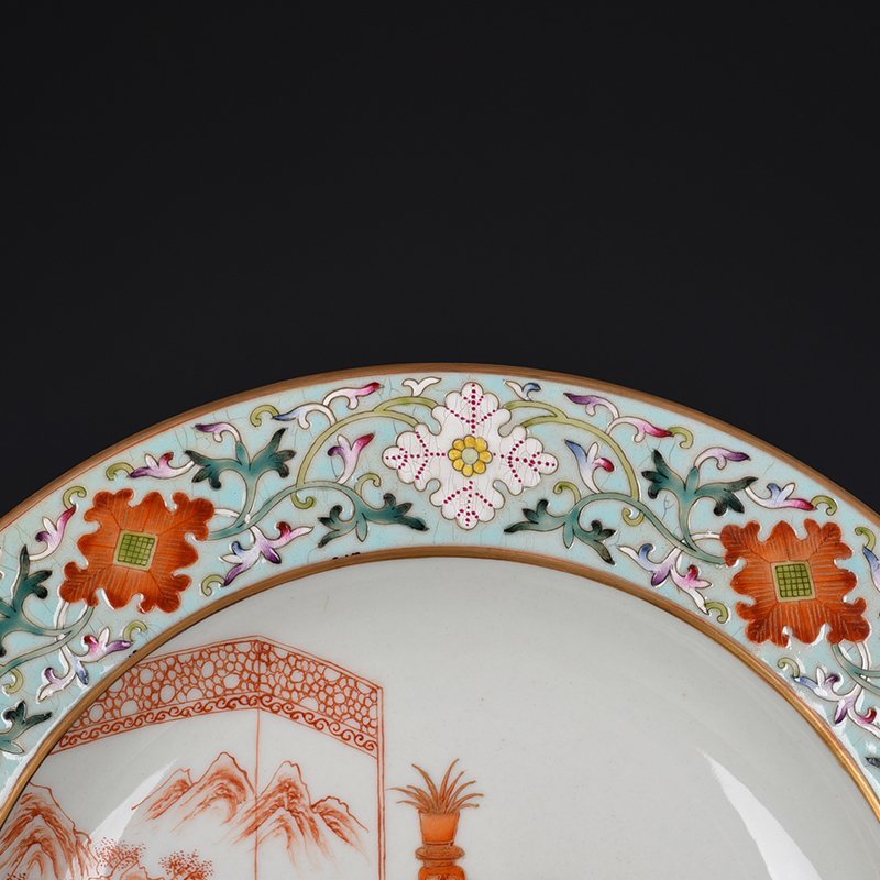 Qing Dynasty Qianlong pastel alum red gold figure plate