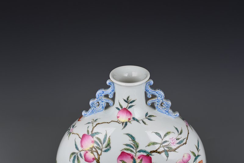 Qing Dynasty Qianlong pastel Fushou Sanduo pattern amphorae flat bottle
