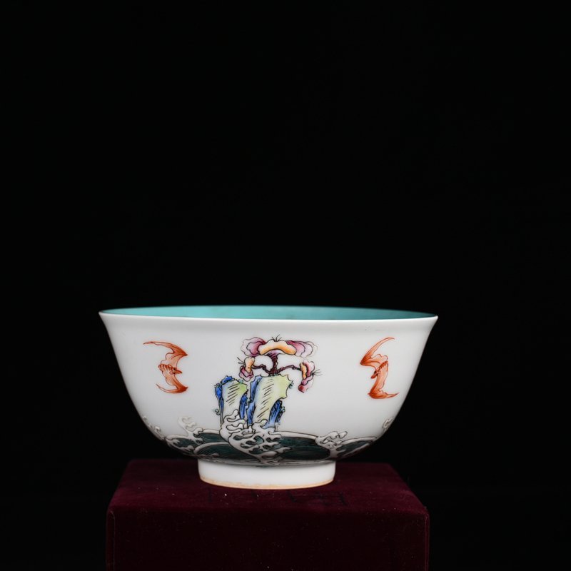 Qing Dynasty Qianlong Pastel Fushan Shouhai Pattern Bowl