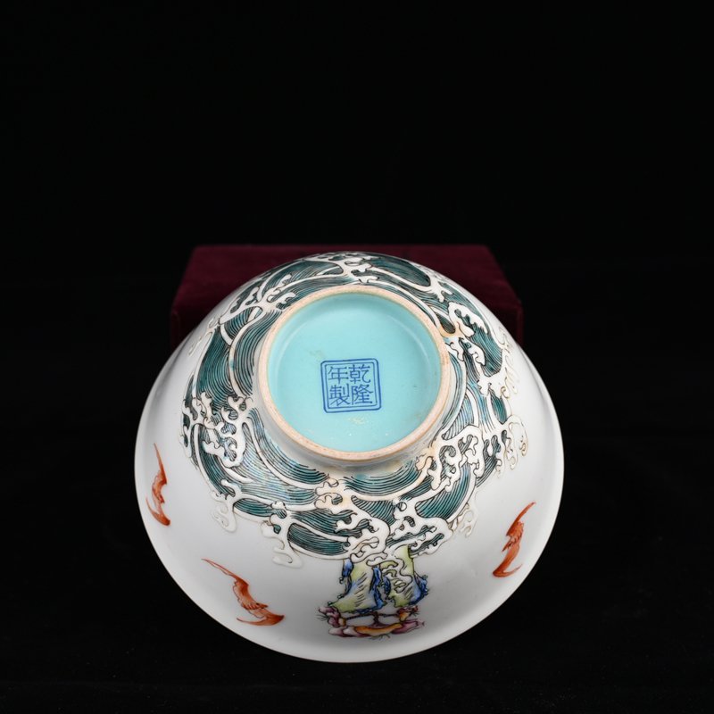 Qing Dynasty Qianlong Pastel Fushan Shouhai Pattern Bowl