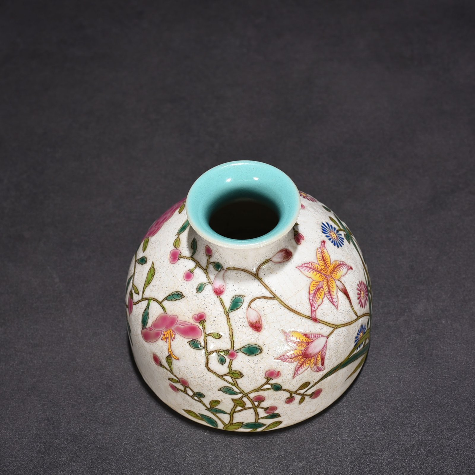 Qing Dynasty Qianlong Pastel Flower Pattern Taibai Zun