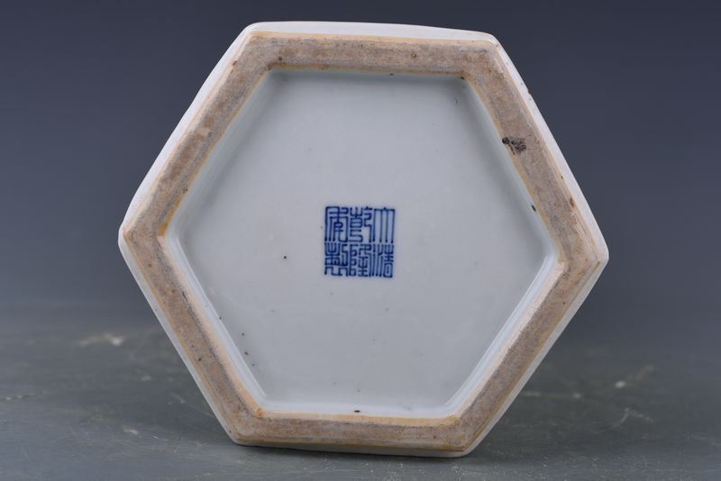 Qing Dynasty Qianlong pastel flower and bird landscape six-square vase