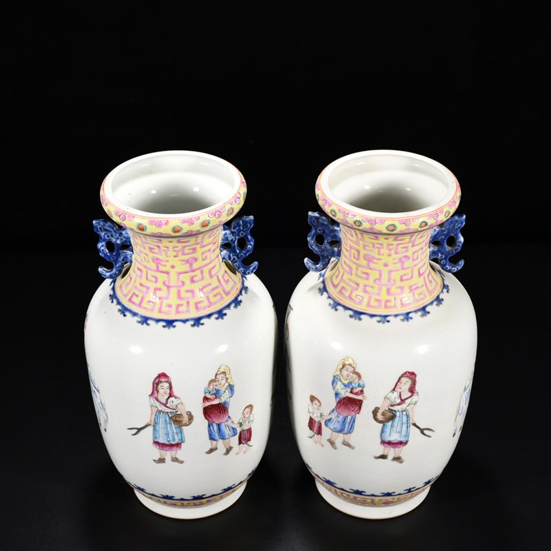 Qing Dynasty Qianlong pastel Western figure amphorae