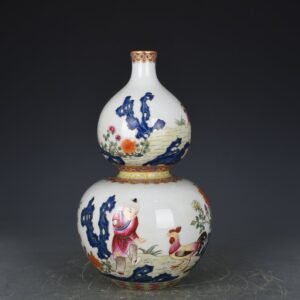 Qing Dynasty Qianlong pastel Jia Chang cockfighting character gourd vase