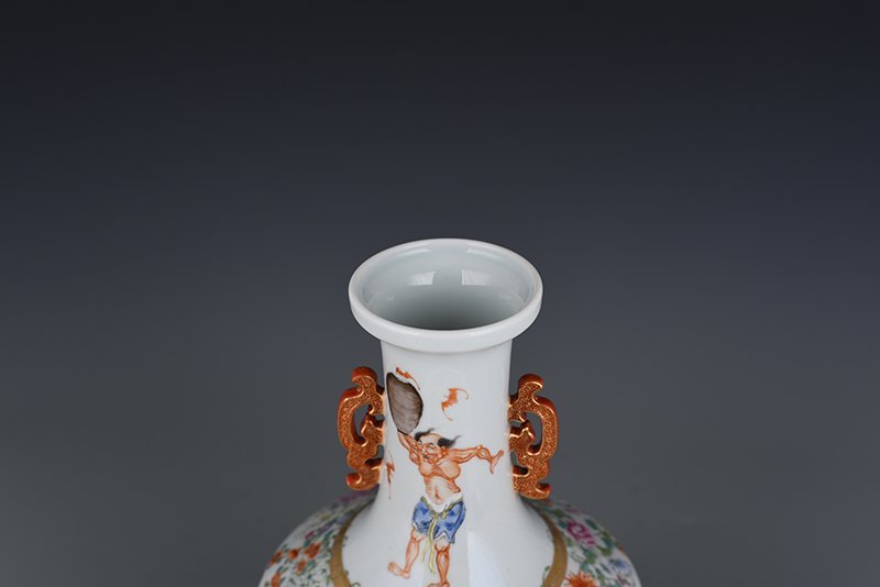 Qing Dynasty Qianlong pastel amphorae with story patterns