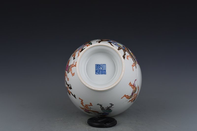 Qing Dynasty Qianlong pastel amphorae with story patterns