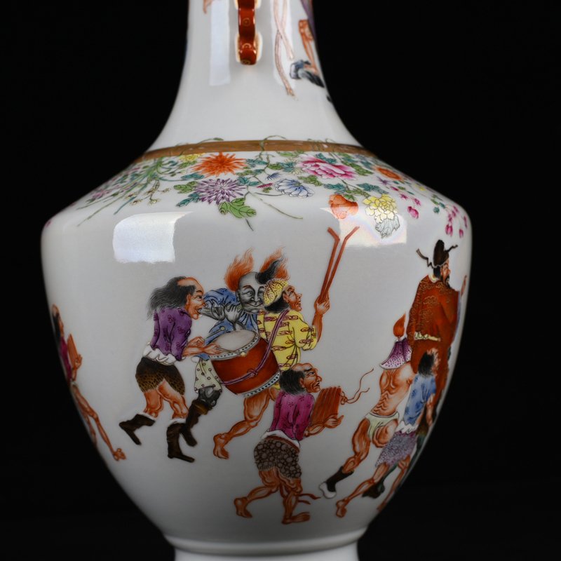 Qing Dynasty Qianlong pastel Zhong Kui married his sister’s character story amphora