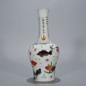 Qing Dynasty Qianlong pastel fish and algae pattern rattle bottle rattle statue