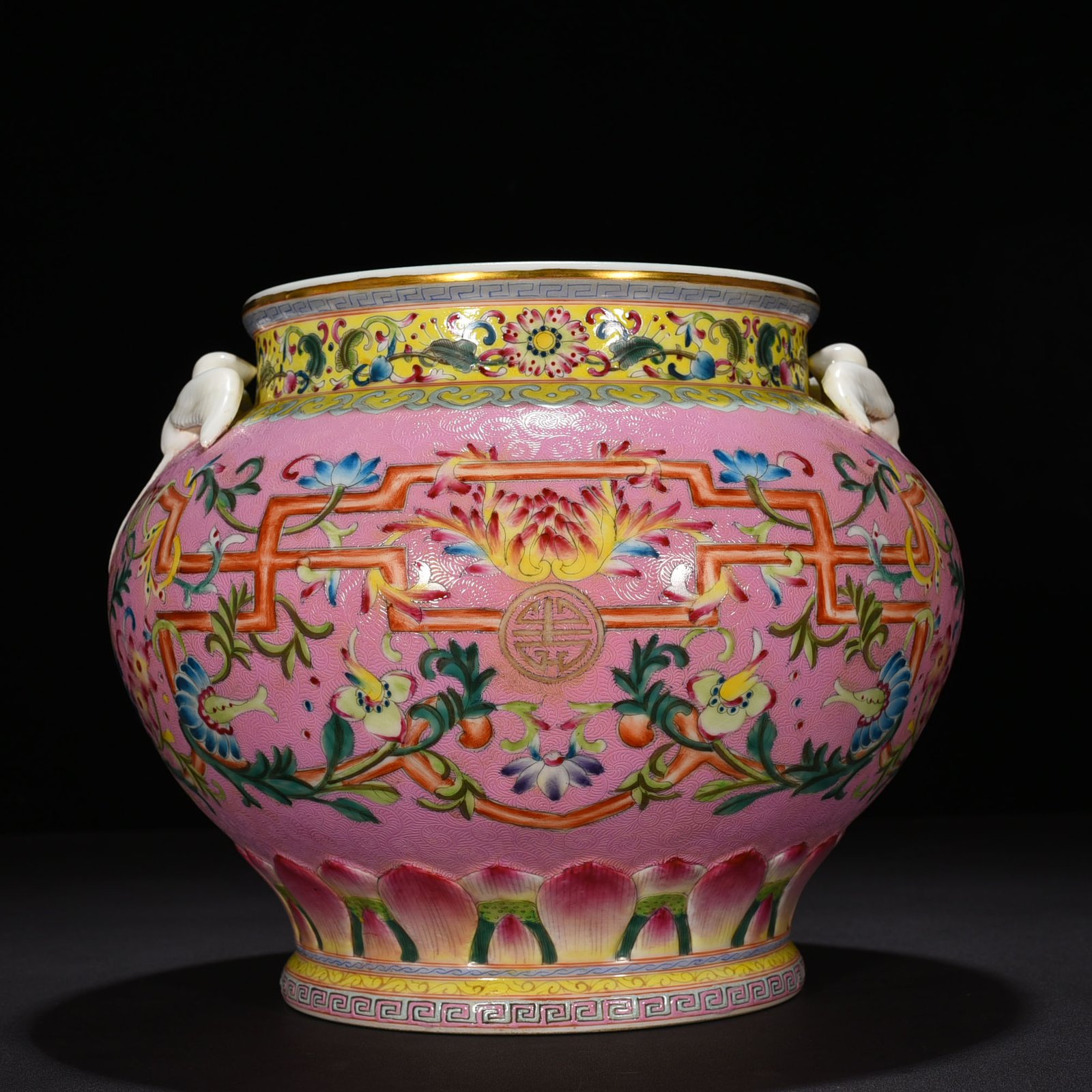Qing Dynasty Qianlong period of the pink ground-rolled famille rose flower pattern swallow jar