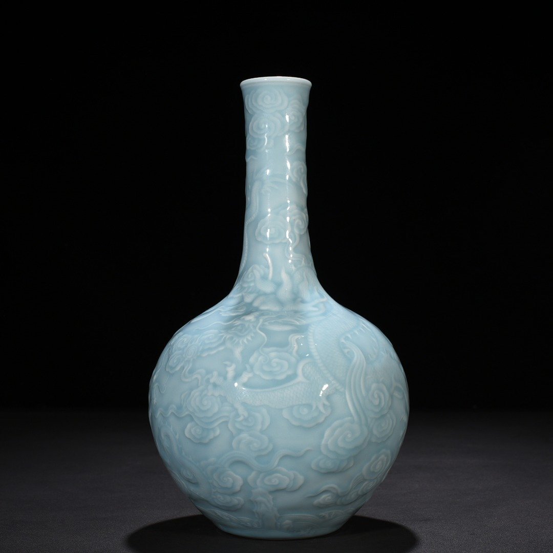 Qing Dynasty Qianlong pink celadon glaze engraved Canglong Jiaozi dragon pattern