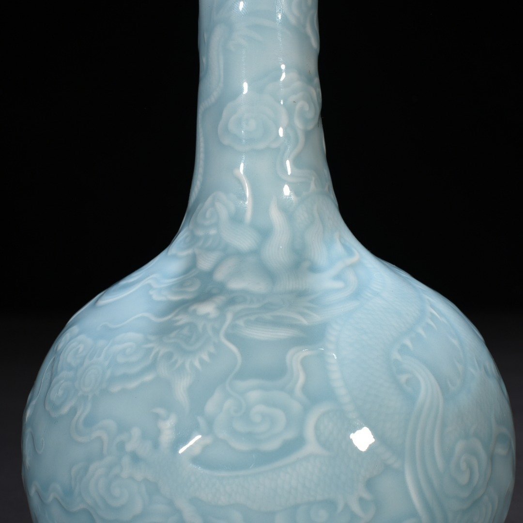 Qing Dynasty Qianlong pink celadon glaze engraved Canglong Jiaozi dragon pattern