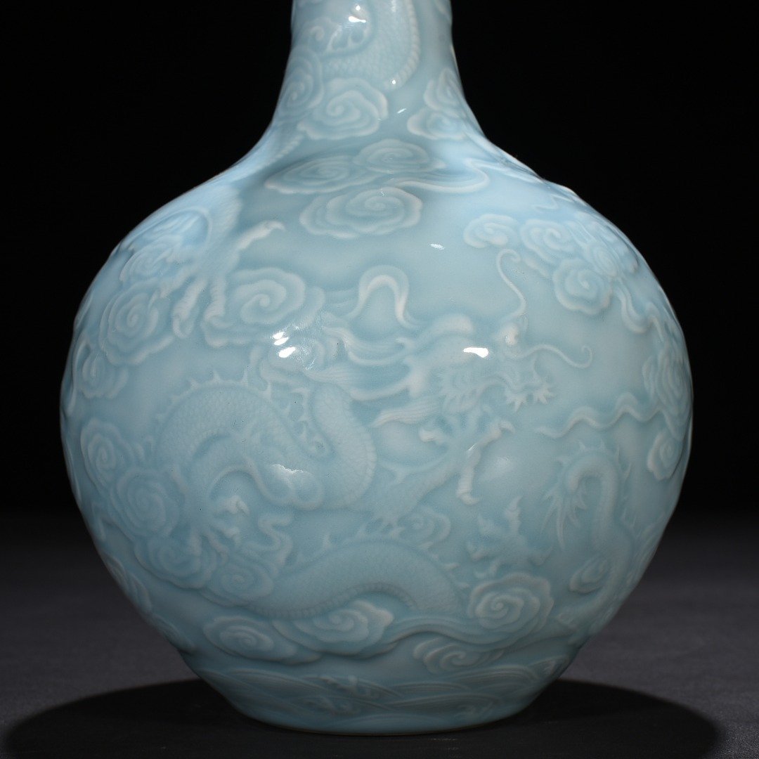 Qing Dynasty Qianlong pink celadon glaze engraved Canglong Jiaozi dragon pattern
