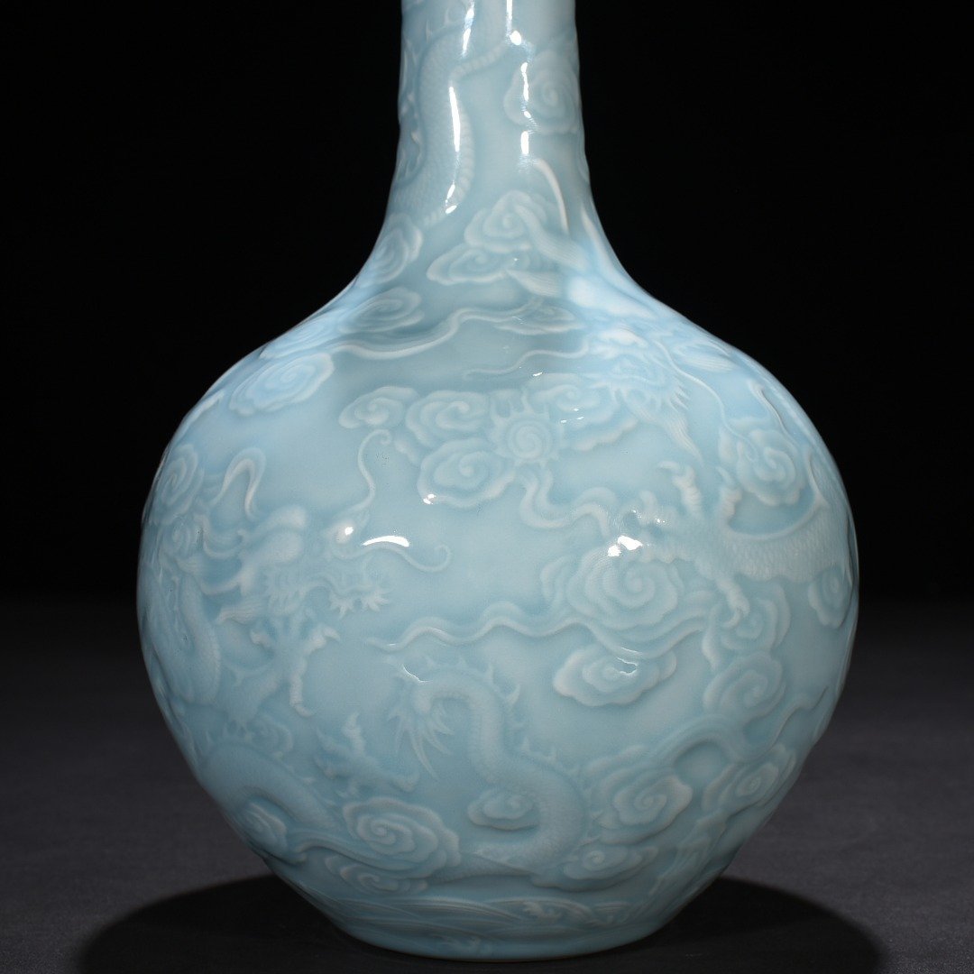 Qing Dynasty Qianlong pink celadon glaze engraved Canglong Jiaozi dragon pattern