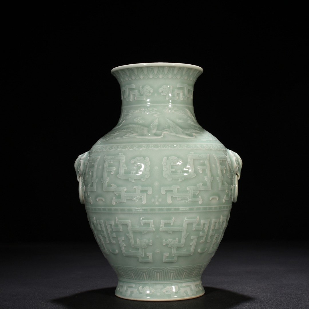 Qing Dynasty Qianlong pink celadon glaze engraved chilong pattern vase