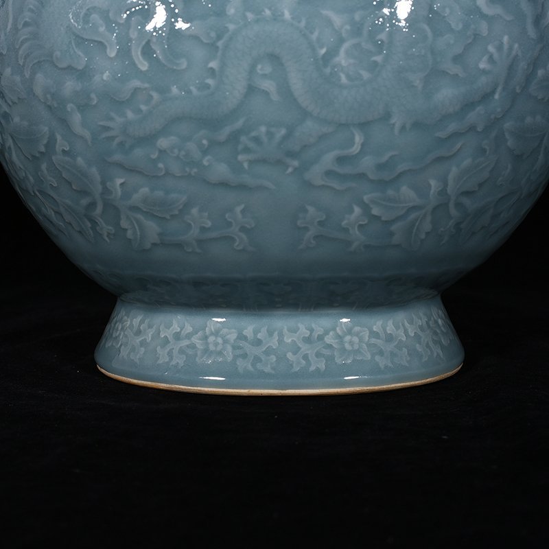 Qing Dynasty Qianlong pink celadon glaze amphora