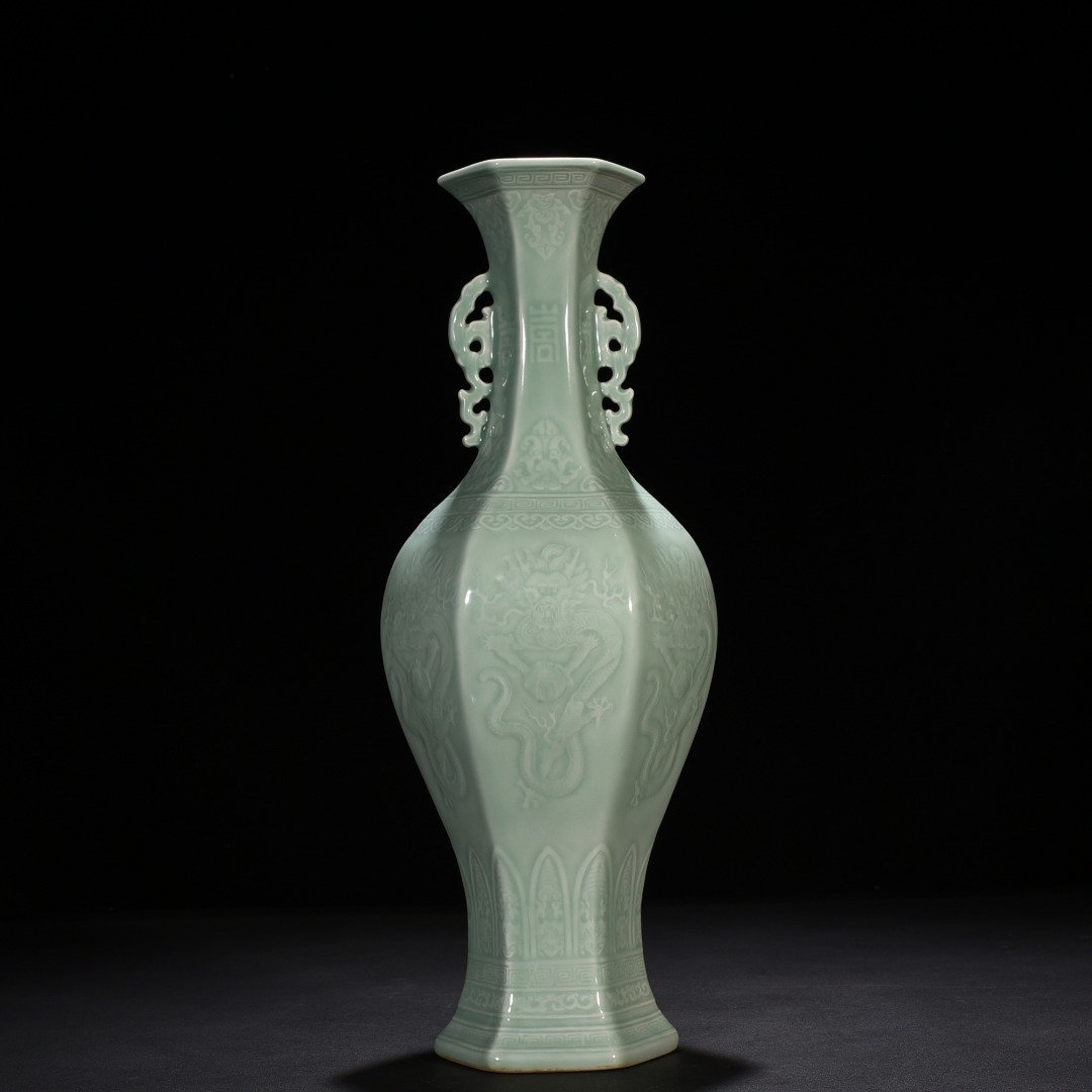Qing Dynasty Qianlong pink green glaze six-sided amphorae with dragon pattern