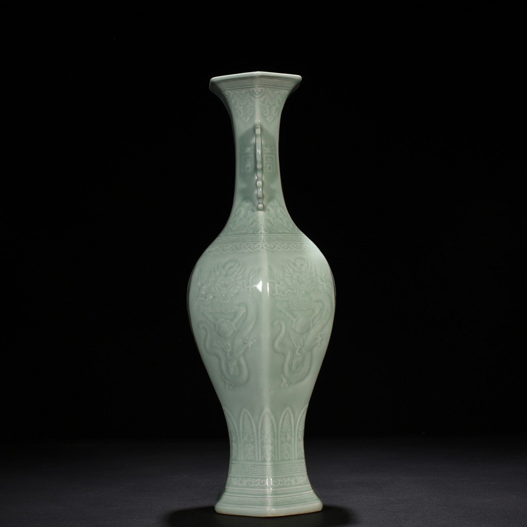 Qing Dynasty Qianlong pink green glaze six-sided amphorae with dragon pattern