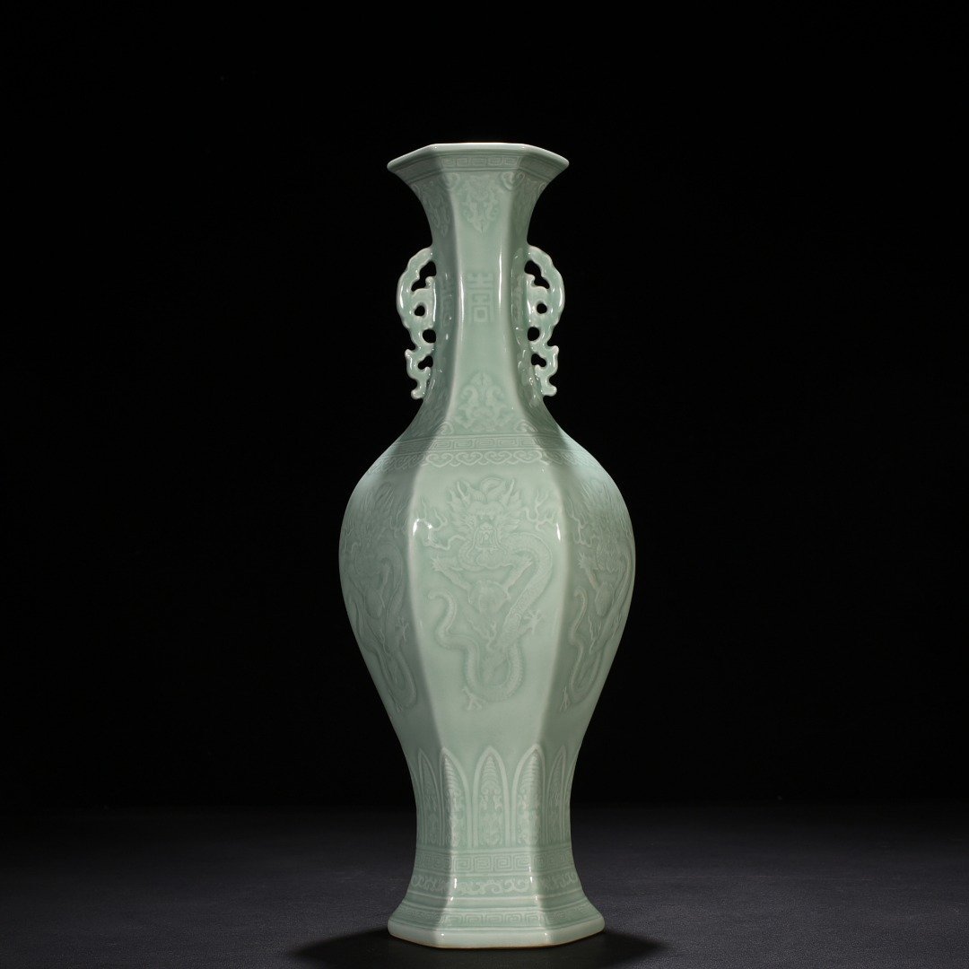 Qing Dynasty Qianlong pink green glaze six-sided amphorae with dragon pattern